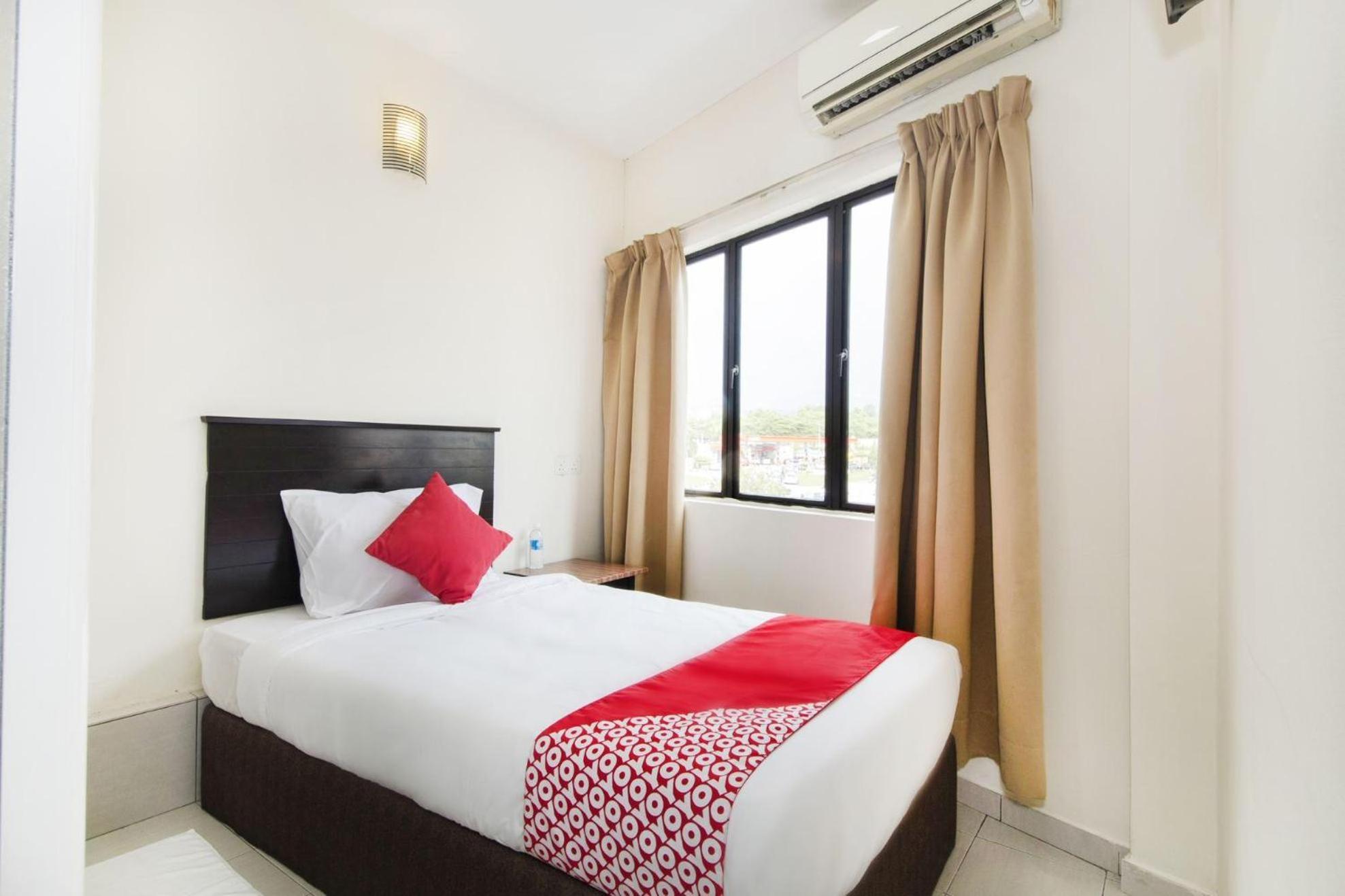Oyo 91130 Hotel 91 Bukit Mewah كاجانغ المظهر الخارجي الصورة